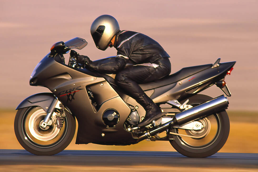Honda CBR1100XX Super Blackbird: Keď maximálna rýchlosť bola jediný ciel🔥Kráľ rýchlosti 7 1