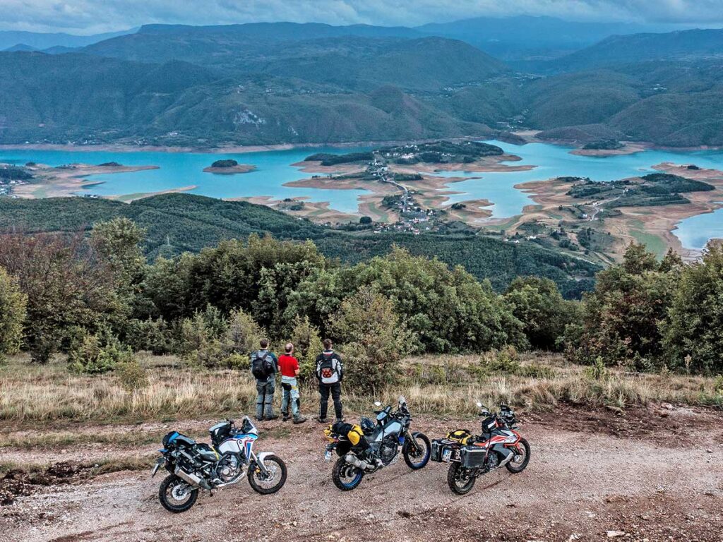 DIVOKÁ BOSNA A HERCEGOVINA - TOP ADV EVENT schaefer bosnien reise motorrad zuebhoer touratech aussicht seen