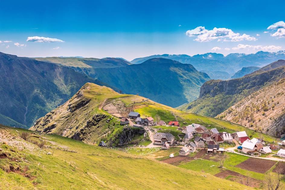 DIVOKÁ BOSNA A HERCEGOVINA - TOP ADV EVENT lukomir bosnia shutterstock